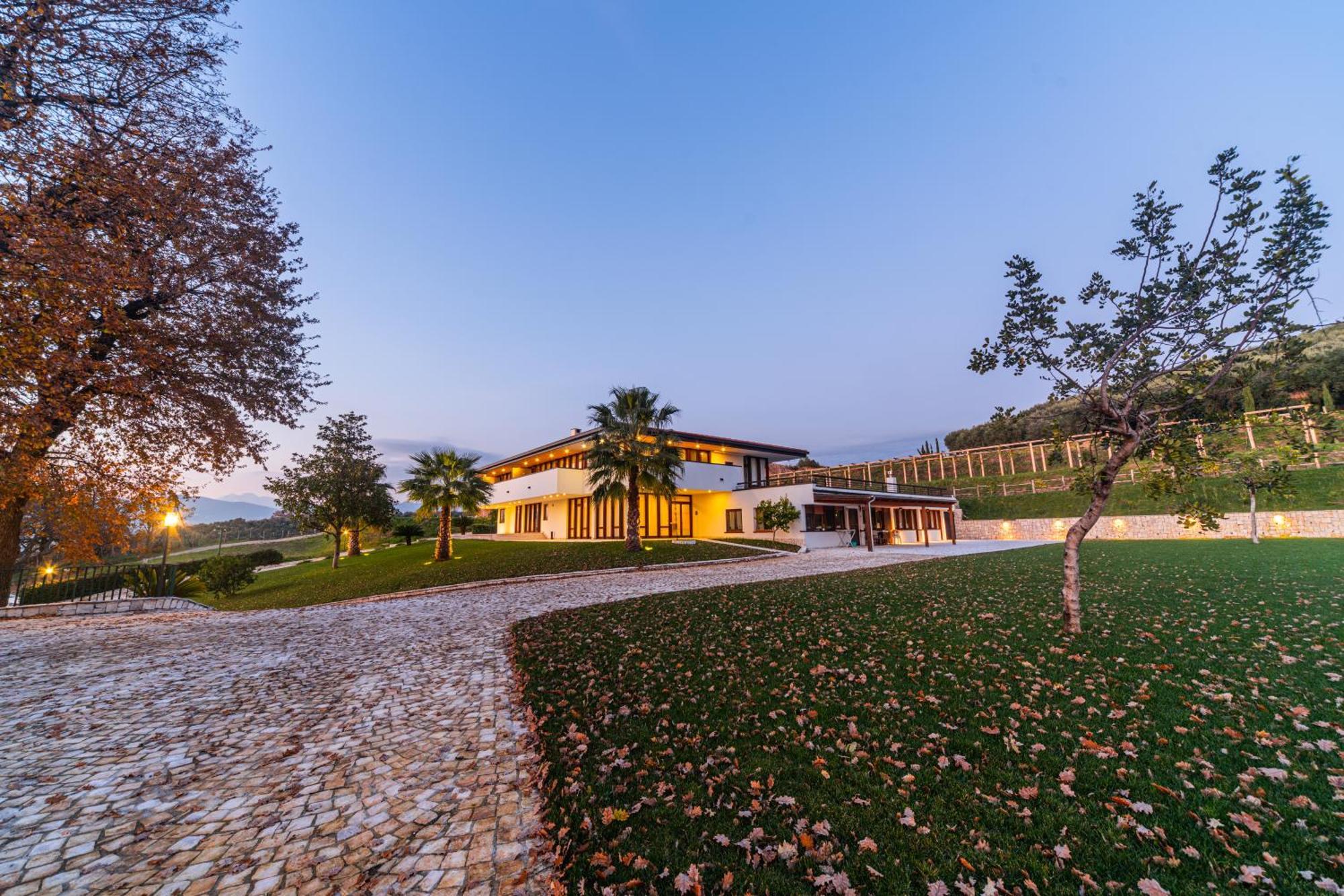 Aria - Villa Di Campagna Montecorvino Rovella Exterior foto